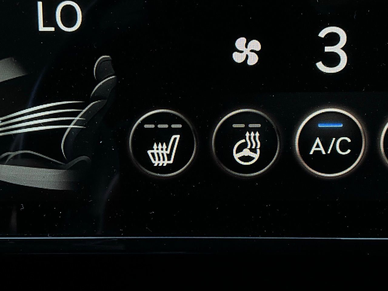 Used 2025 Genesis G70 2.5T image 25