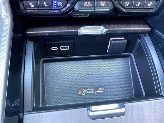 Used 2023 GMC Yukon Denali AWD/4WD image 25