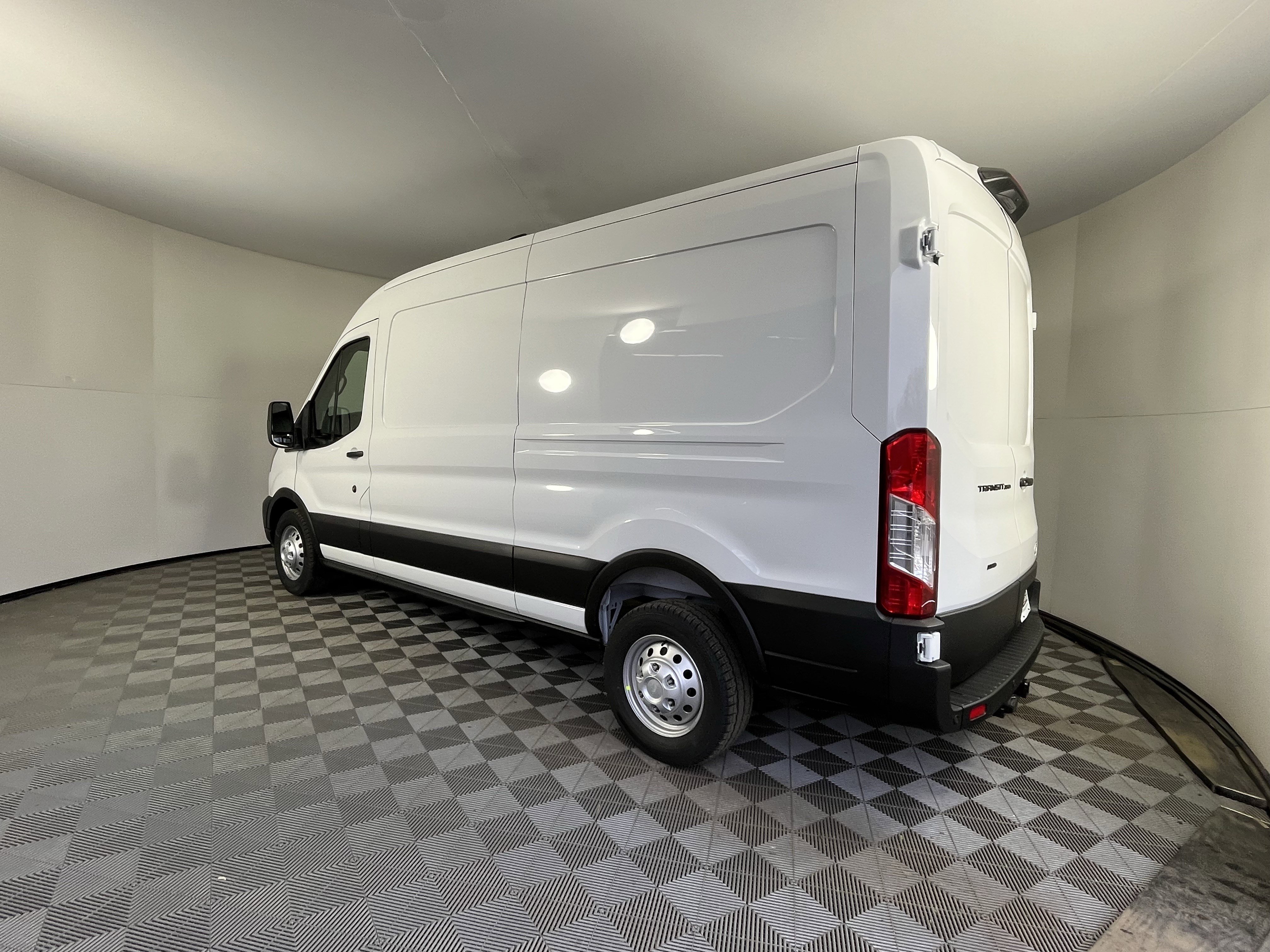 New 2026 Ford Transit 250 148 Medium Roof Extended AWD image 3