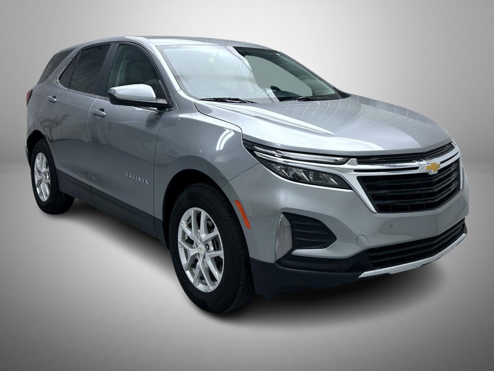 Used 2024 Chevrolet Equinox LT image 3