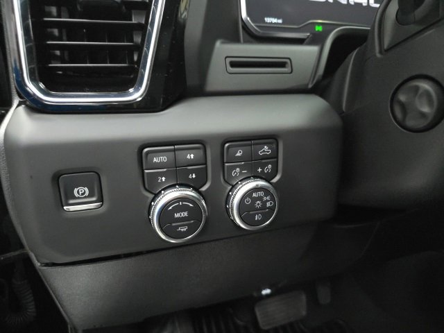 Used 2024 GMC Sierra 1500 Denali image 17