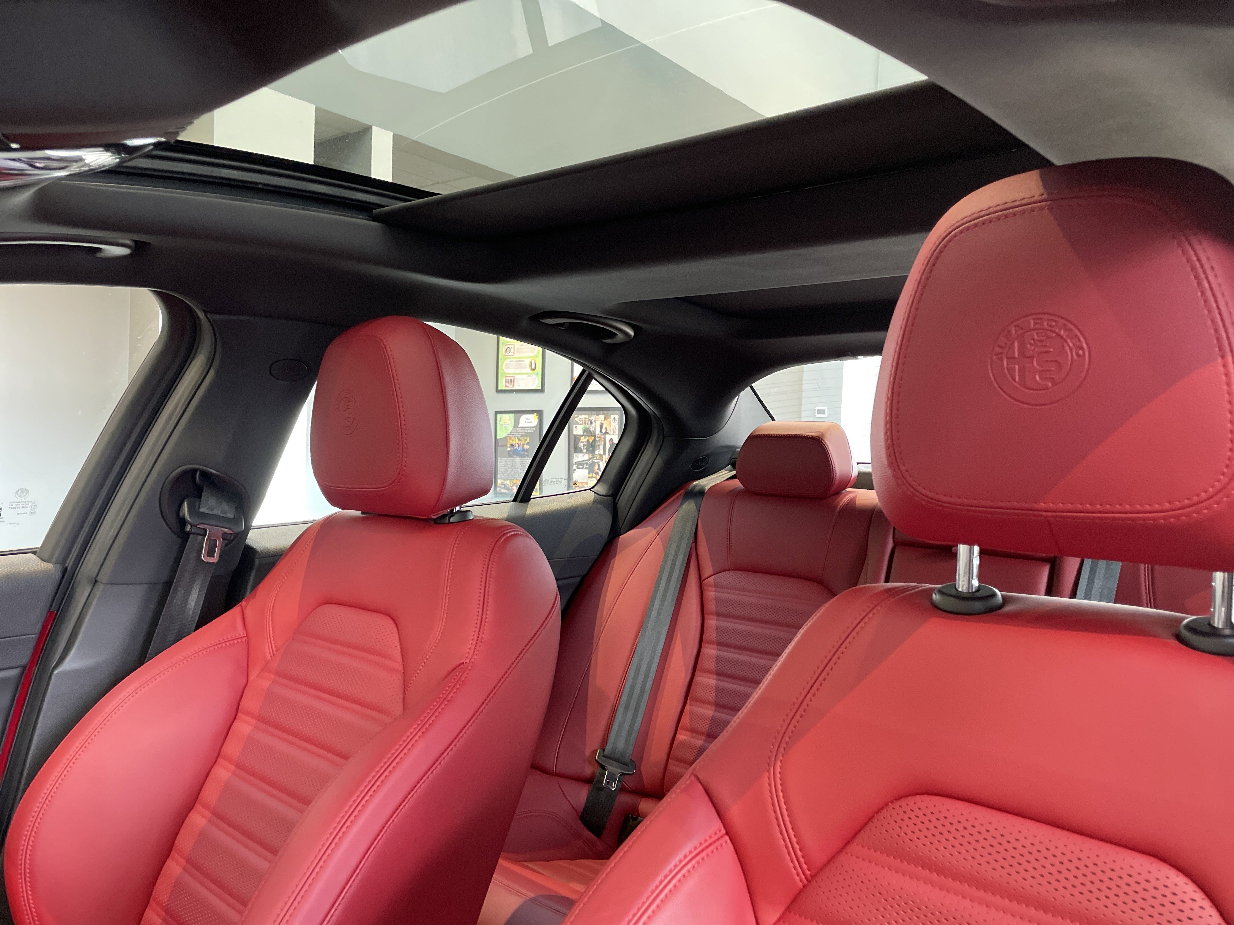 Used 2024 Alfa Romeo Giulia Veloce image 50