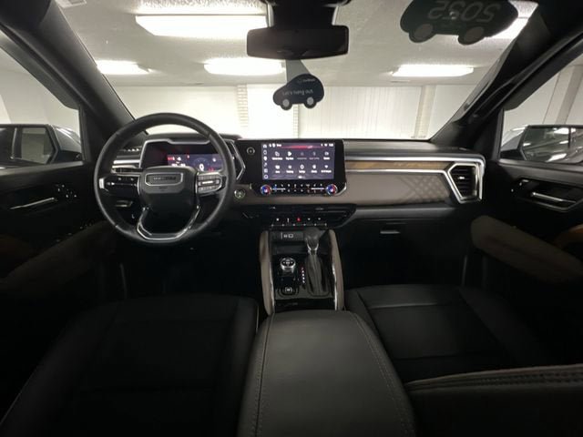 Certified 2025 GMC Canyon Denali AWD/4WD image 20