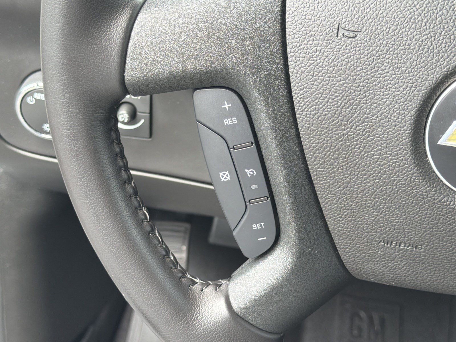 Used 2022 Chevrolet Express 2500 LT RWD image 24