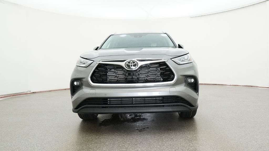 New 2026 Toyota Highlander Limited AWD/4WD image 18