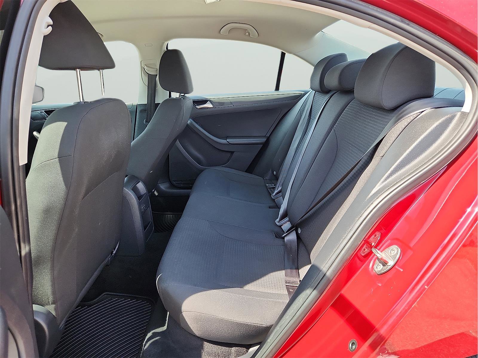 Used 2016 Volkswagen Jetta S image 14