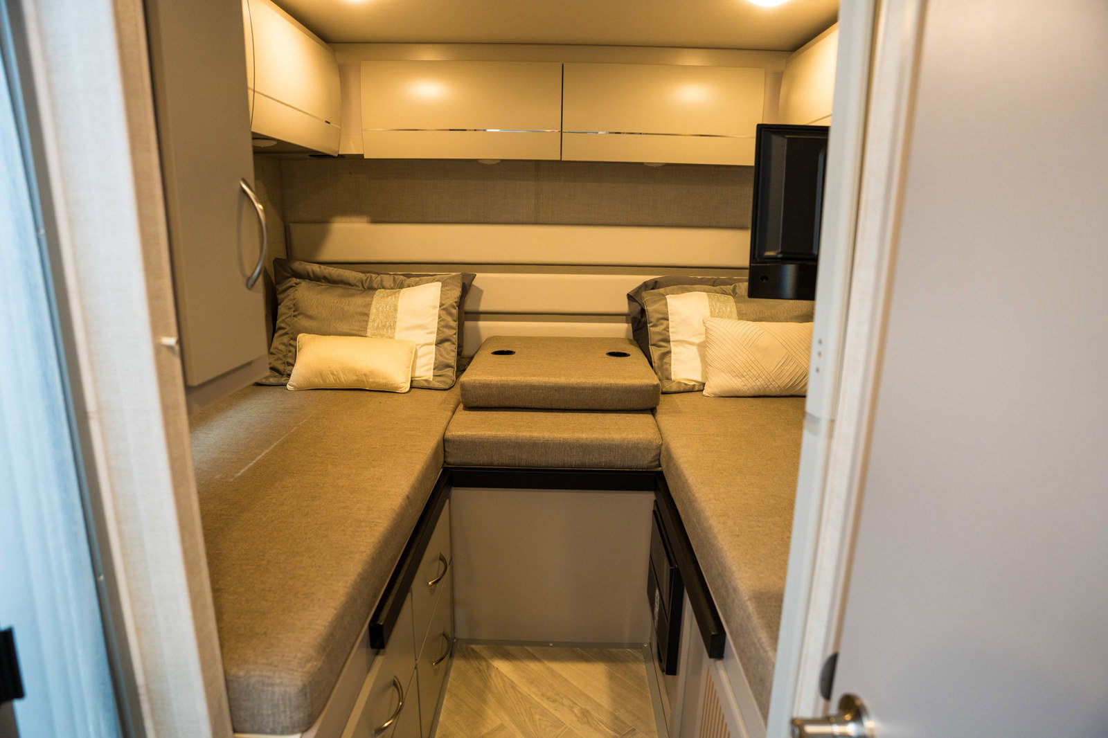 Used 2023 Mercedes-Benz Sprinter 4500 image 24