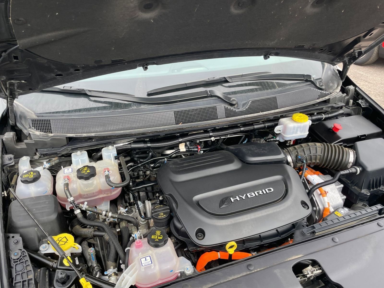 Used 2023 Chrysler Pacifica Touring-L image 35