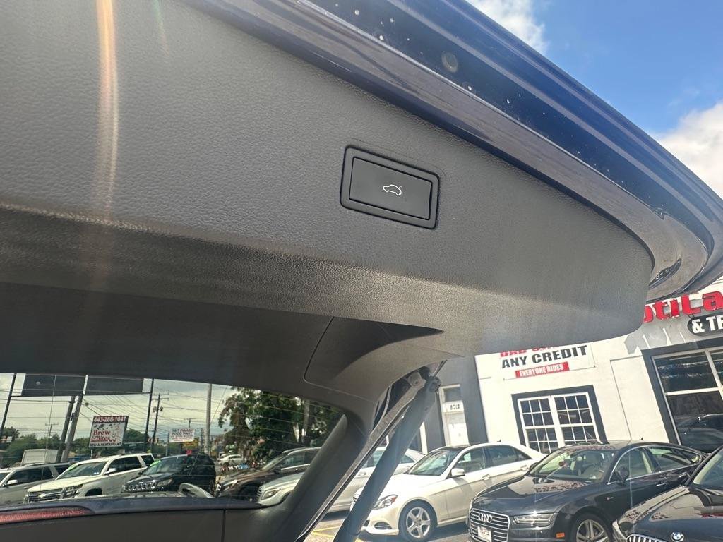 Used 2022 Volkswagen Tiguan SE AWD/4WD image 11