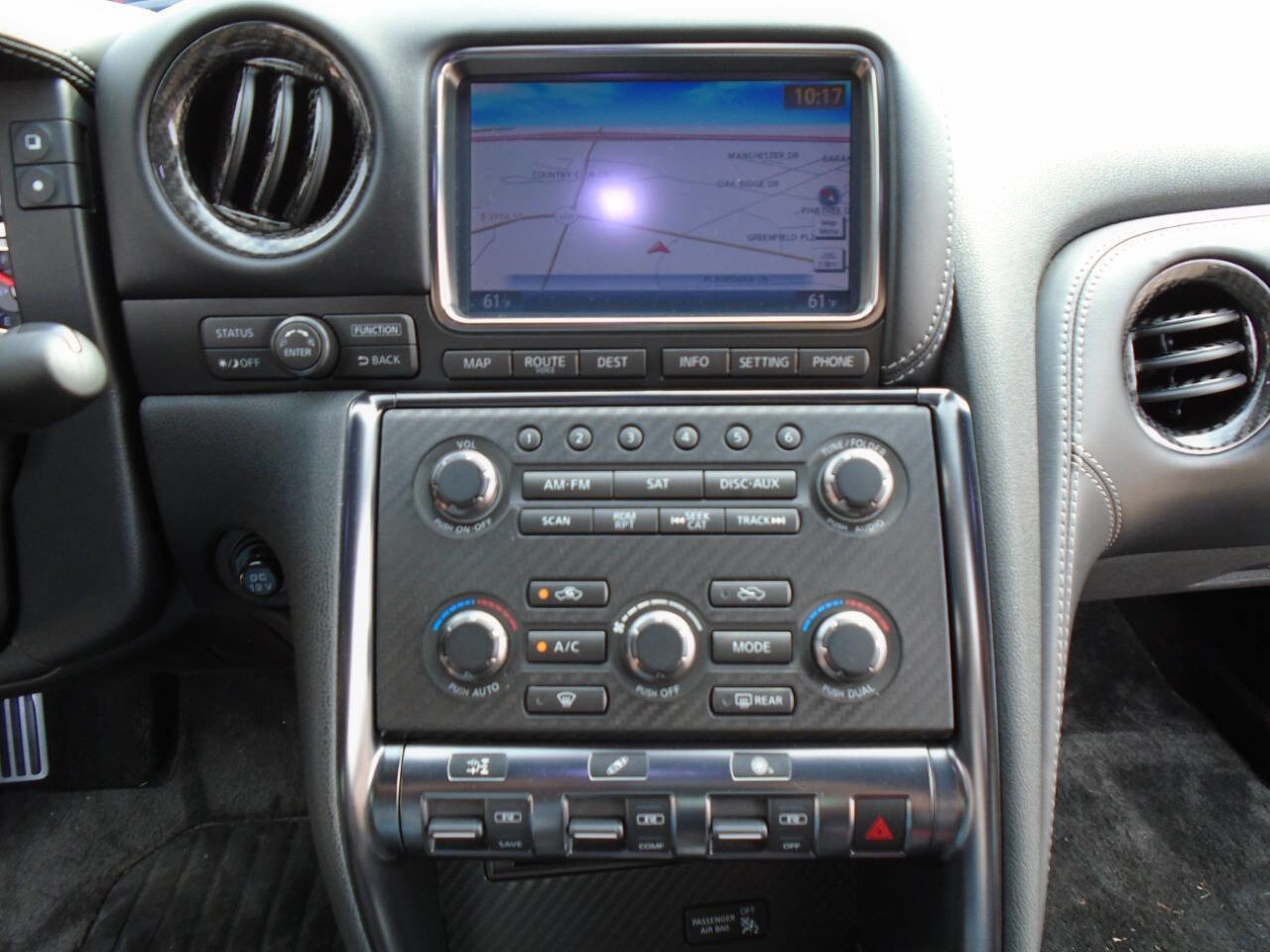 Used 2016 Nissan GT-R Premium AWD/4WD image 18