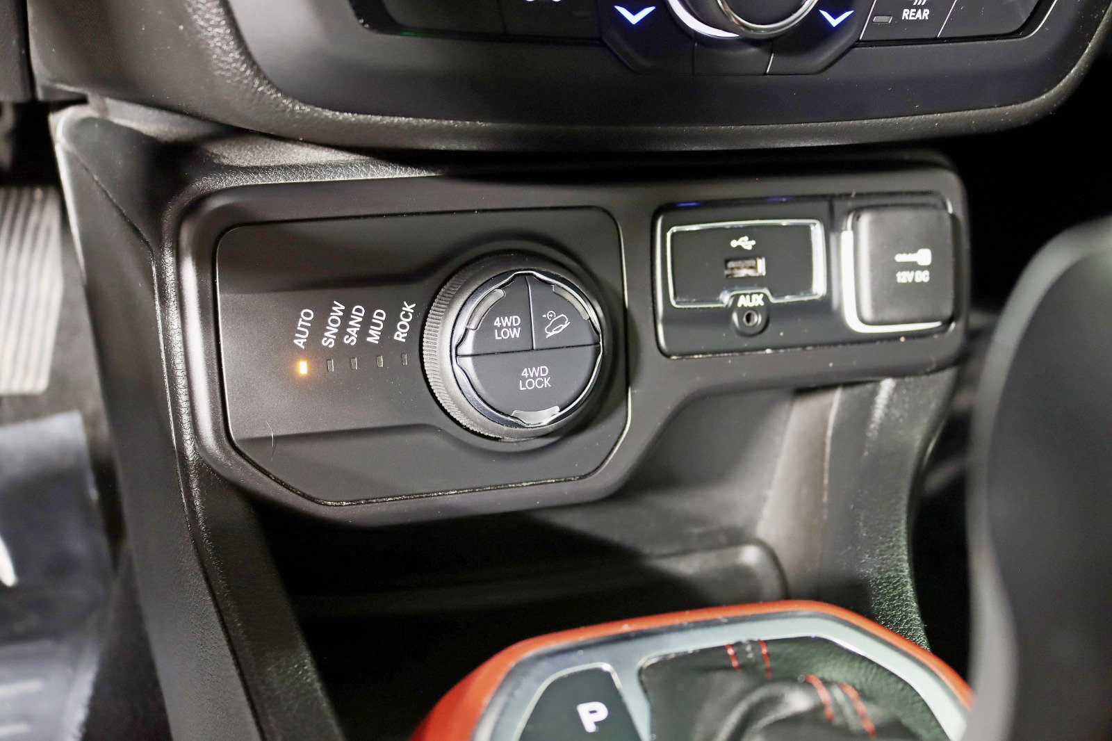 Used 2019 Jeep Renegade Trailhawk AWD/4WD image 24