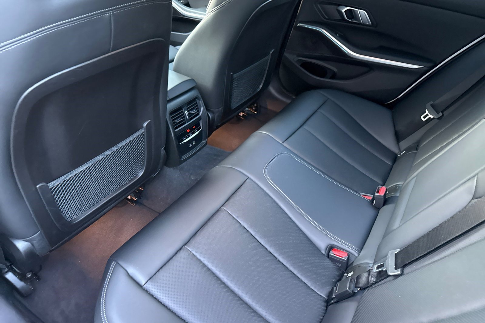 Certified 2023 BMW 330e w/ Convenience Package image 15