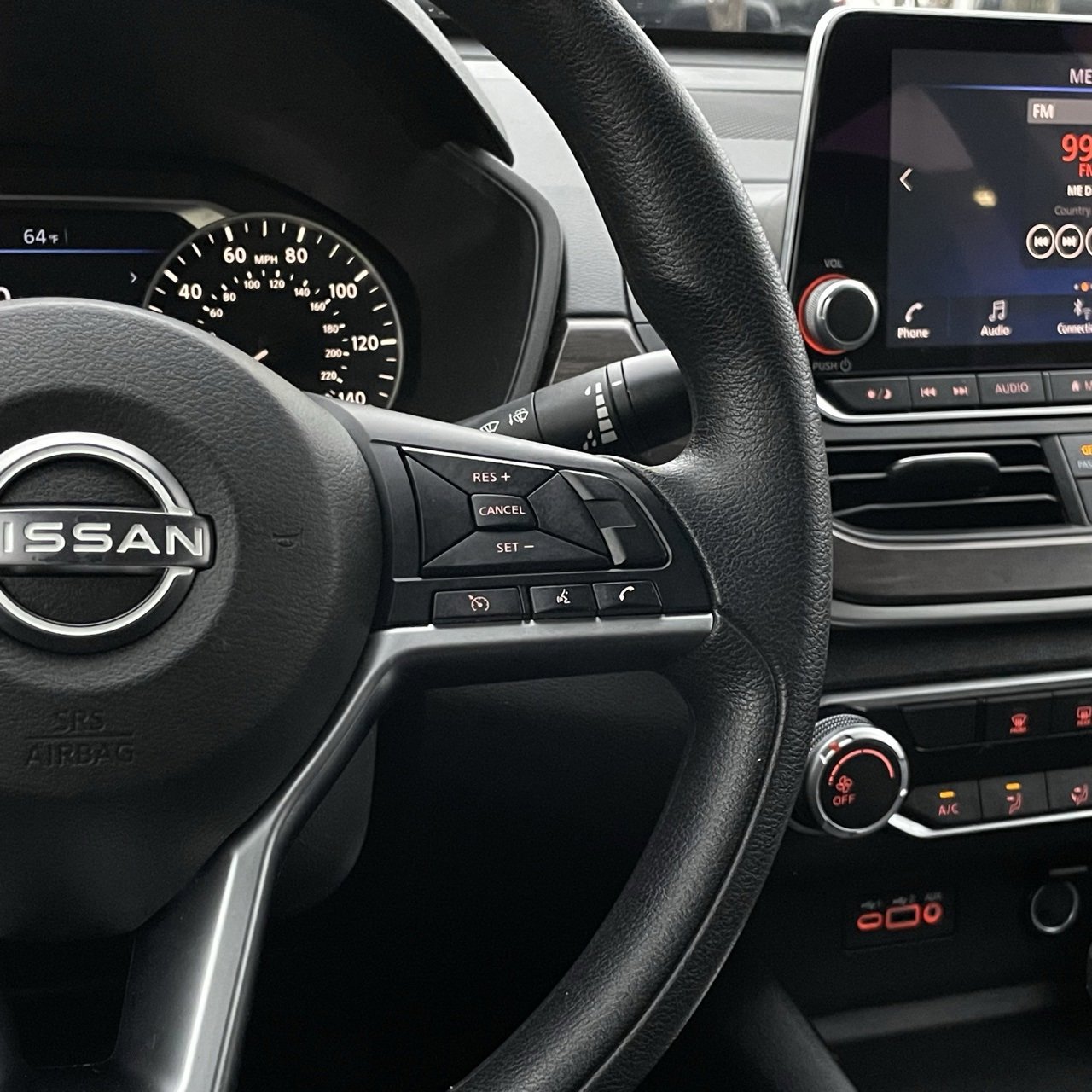 Used 2024 Nissan Altima 2.5 SV image 14