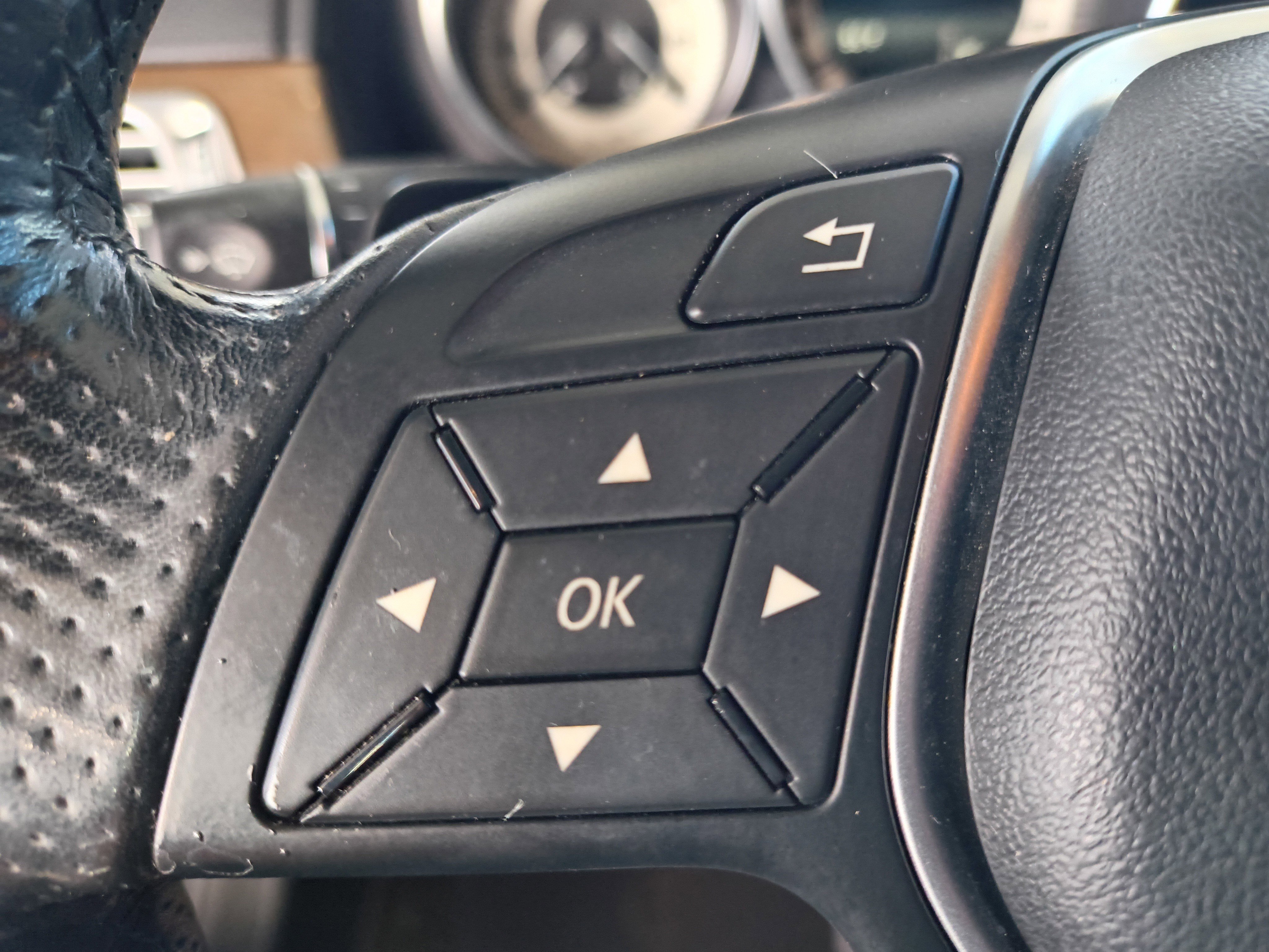 Used 2016 Mercedes-Benz E 350 4MATIC Wagon image 18