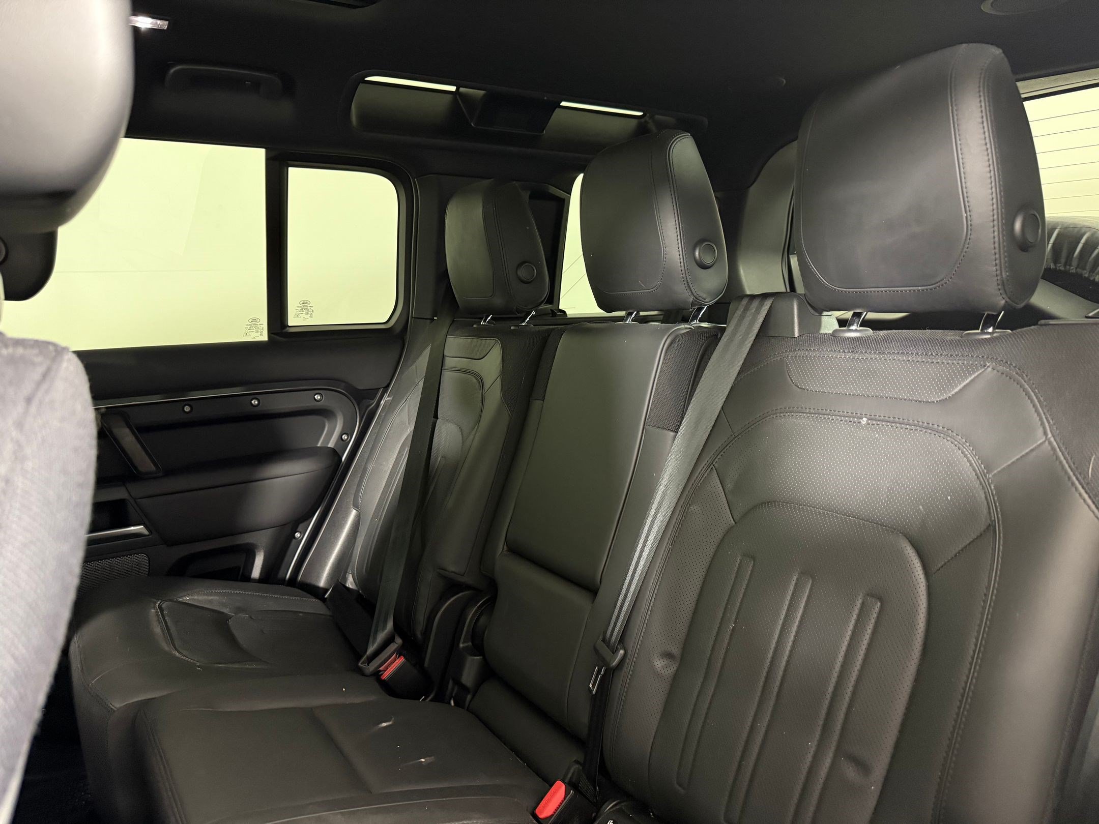 Used 2023 Land Rover Defender 110 X AWD/4WD image 23