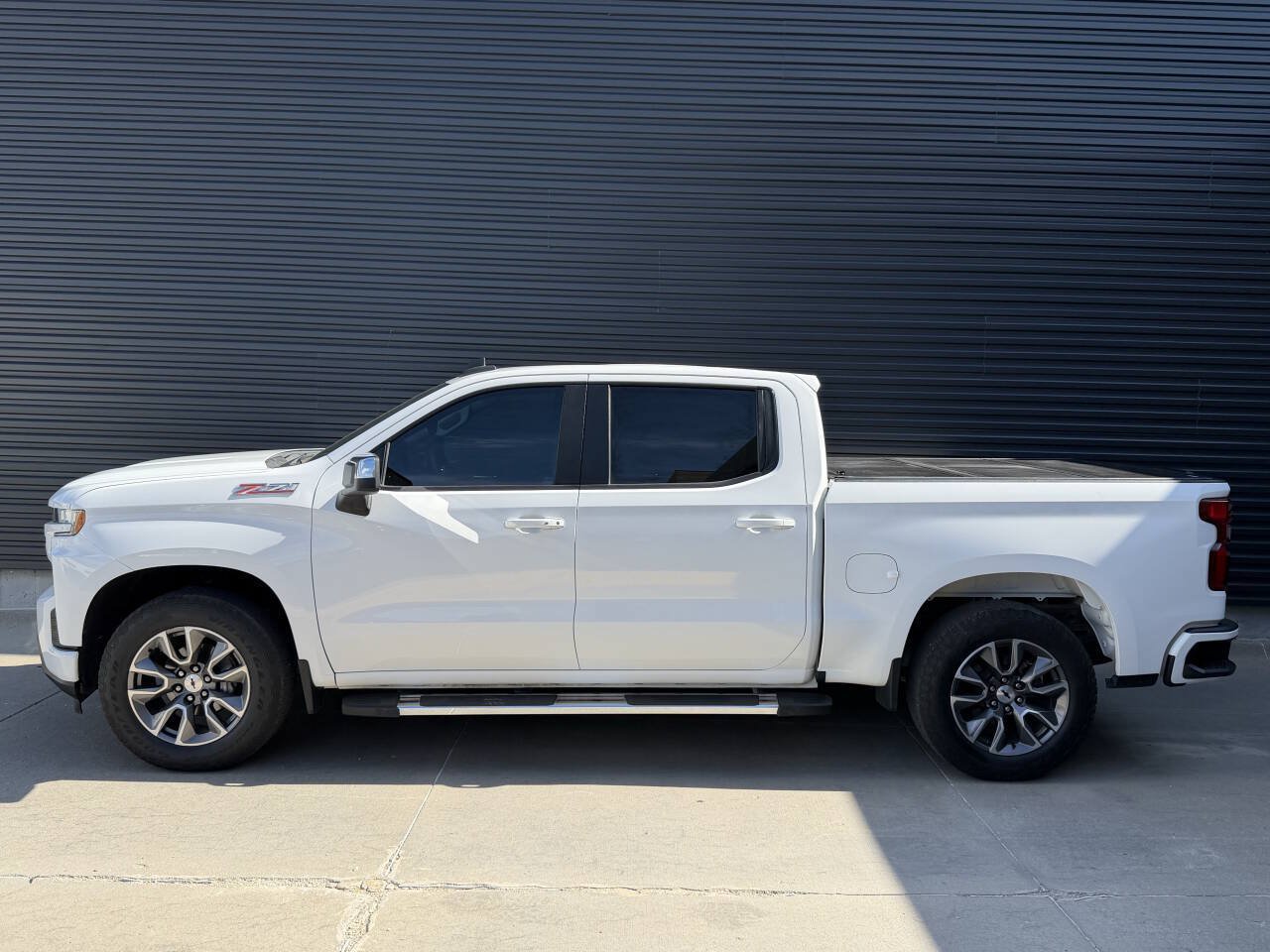 Used 2020 Chevrolet Silverado 1500 RST w/ RST Value Package AWD/4WD image 11