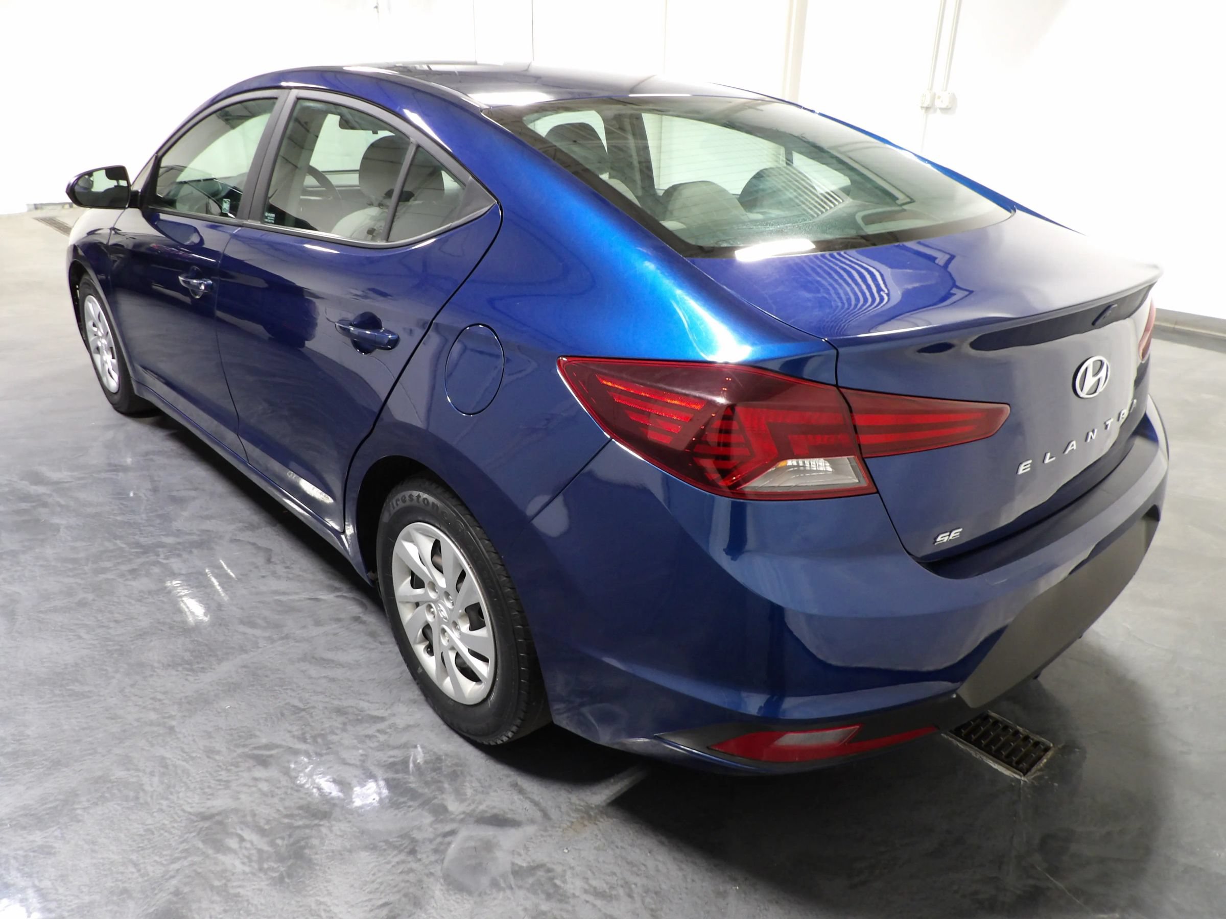 Used 2019 Hyundai Elantra SE FWD image 5