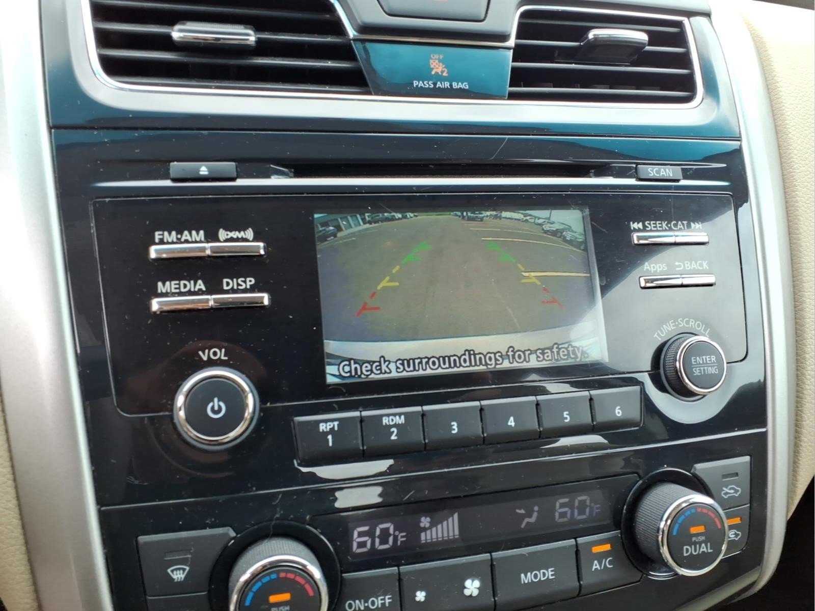 Used 2015 Nissan Altima 2.5 SV w/ Convenience Package FWD image 10