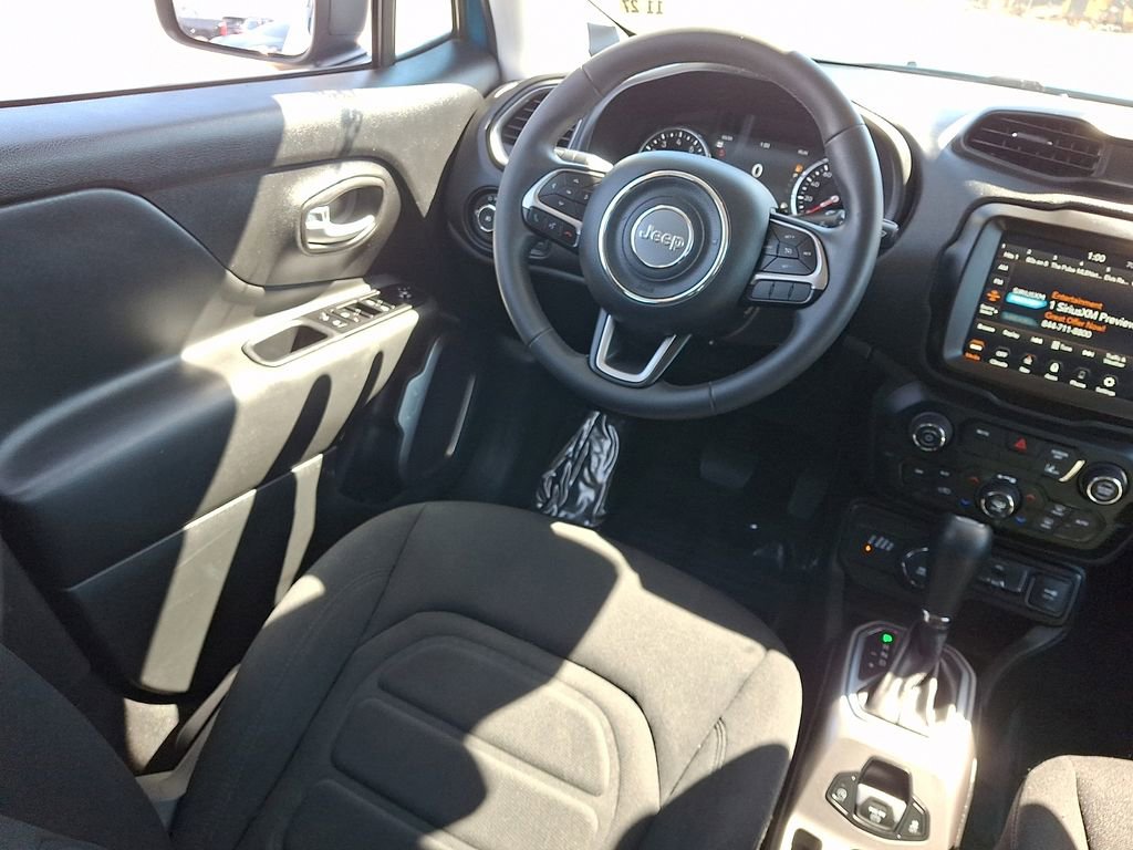Used 2022 Jeep Renegade Latitude AWD/4WD image 15