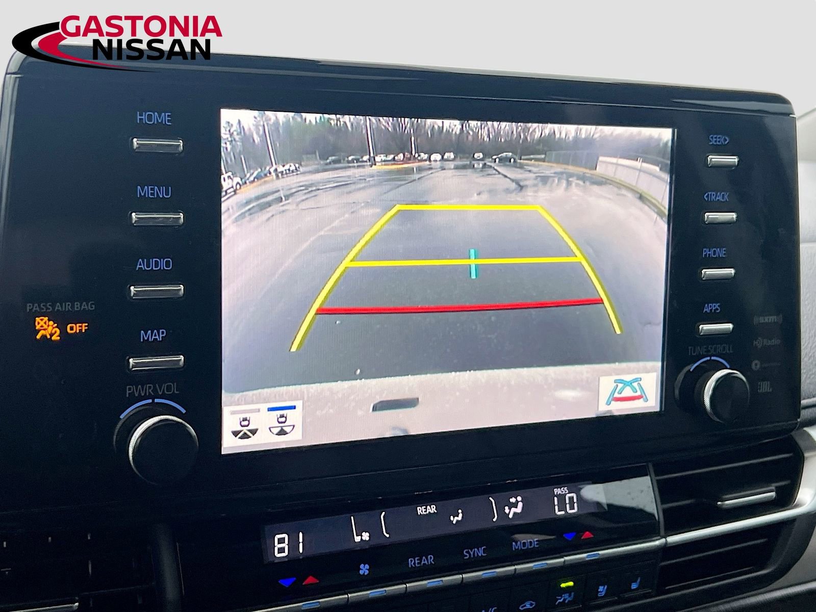 Used 2023 Toyota Sienna Limited image 18