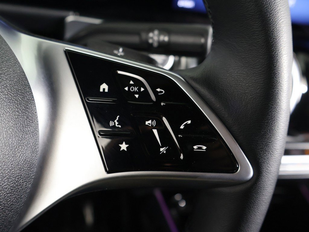 Used 2025 Mercedes-Benz GLB 250 4MATIC image 39