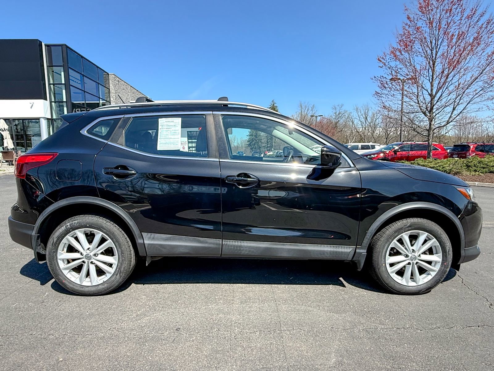 Used 2017 Nissan Rogue Sport SV w/ SV Premium Package AWD/4WD image 4