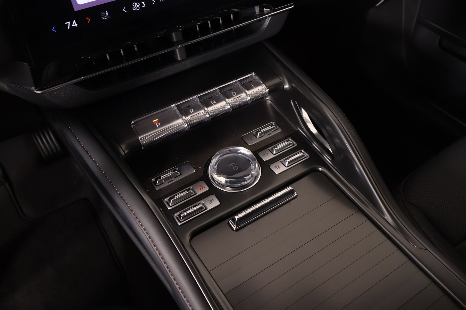 New 2026 Lincoln Nautilus Premier w/ Jet Appearance Package AWD/4WD image 9