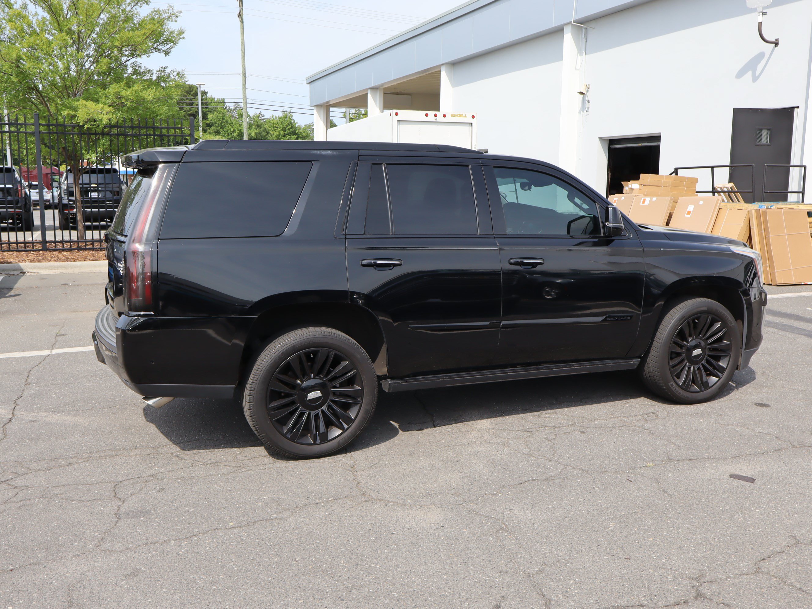 Used 2017 Cadillac Escalade Premium Luxury RWD image 22