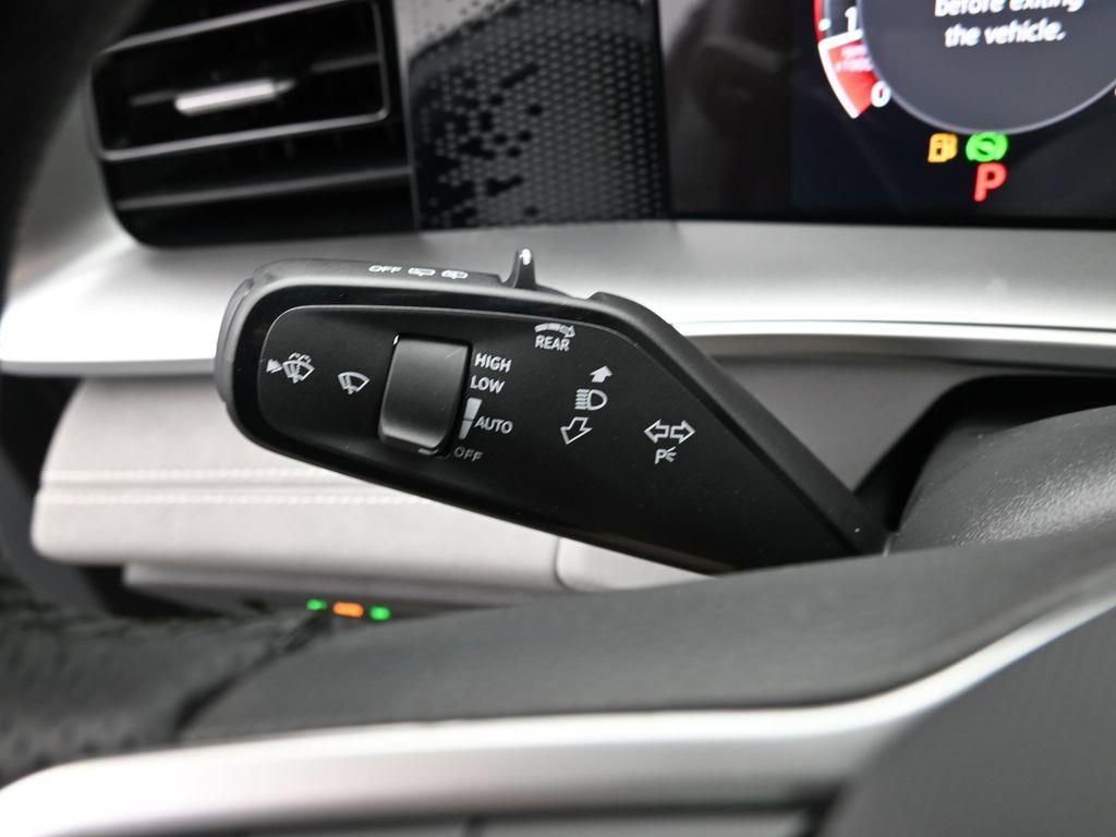 New 2026 Volkswagen Tiguan SE R-Line image 16