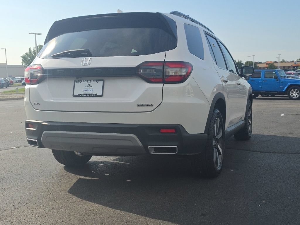 Certified 2025 Honda Pilot Touring image 9