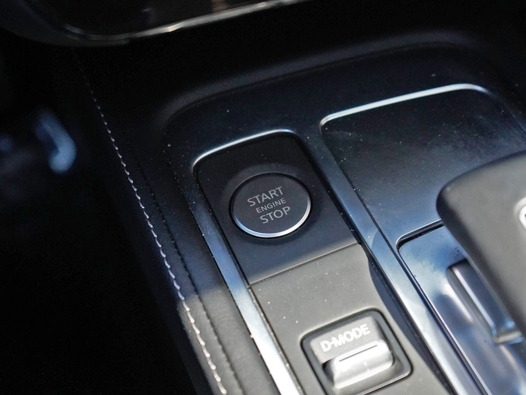 Used 2025 INFINITI QX60 Pure image 17