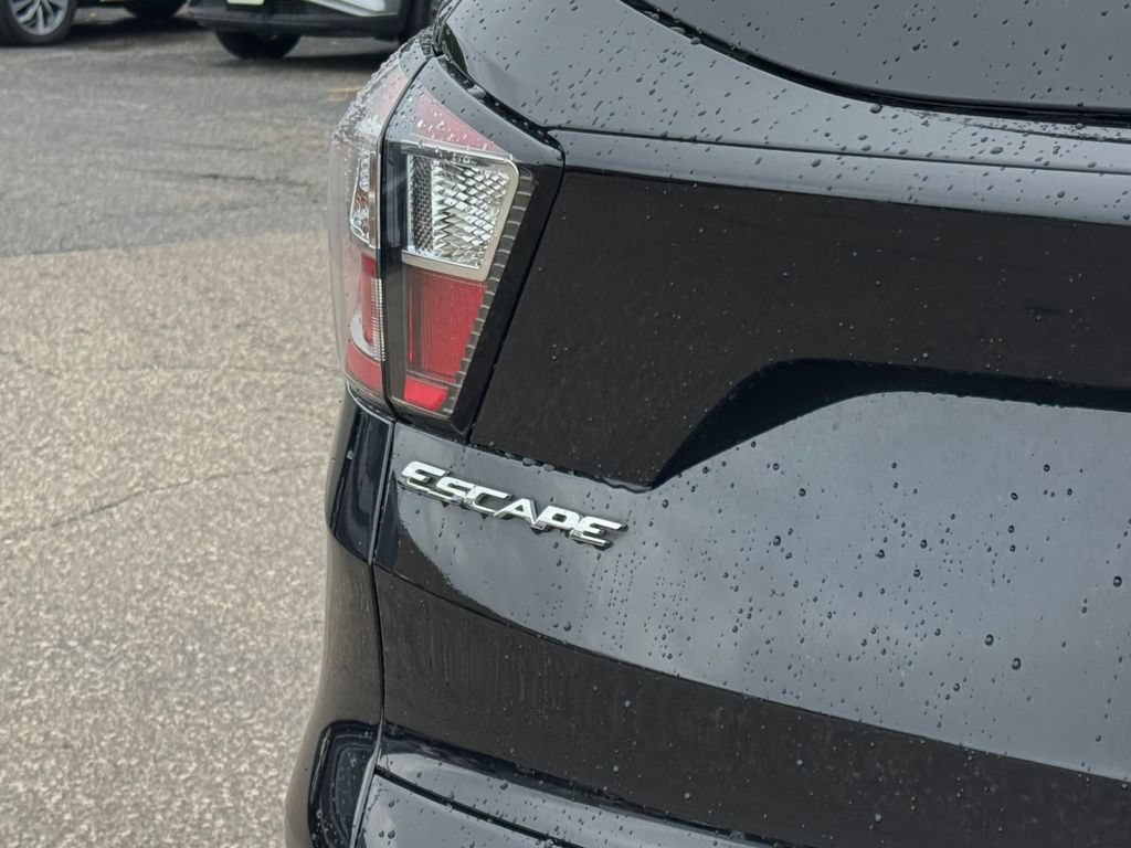 Used 2017 Ford Escape SE w/ SE Leather Comfort Package AWD/4WD image 34