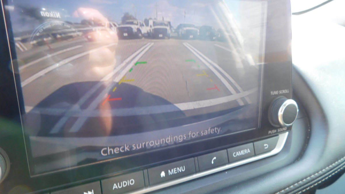 Used 2023 Nissan Rogue S image 22
