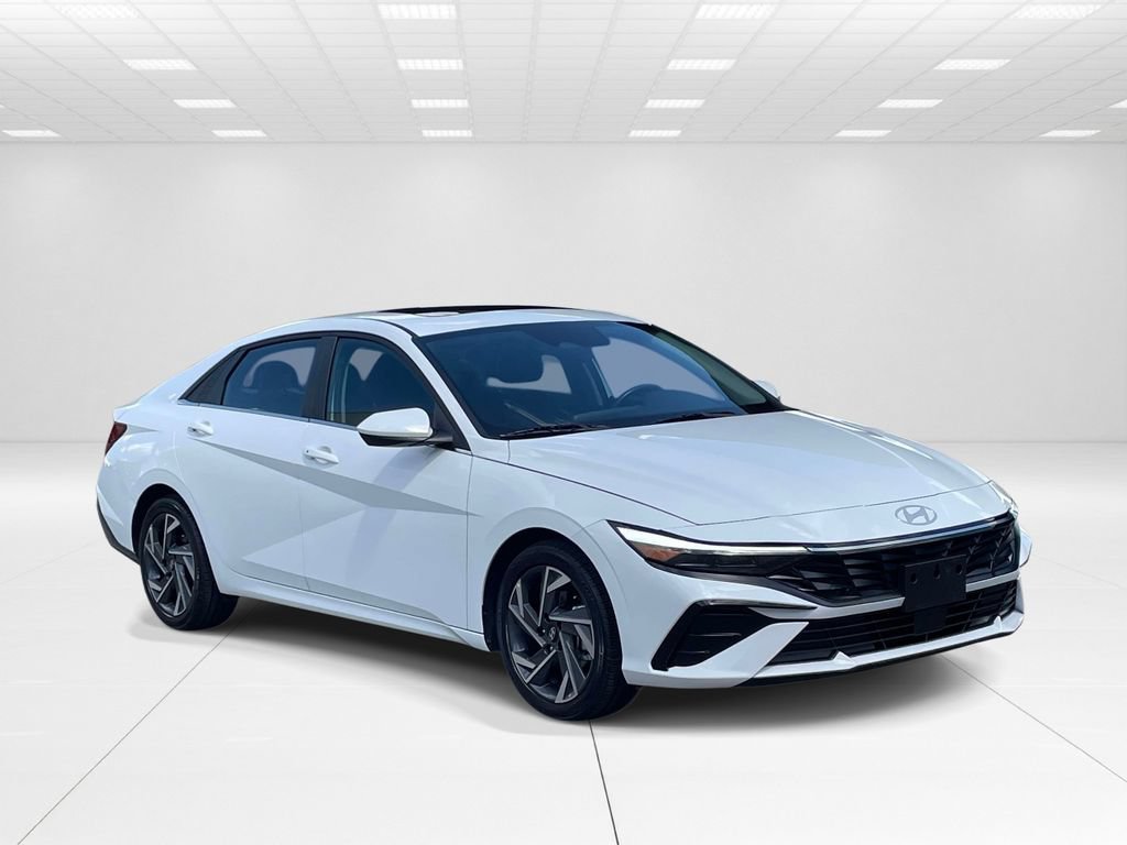 Certified 2025 Hyundai Elantra SEL FWD image 1