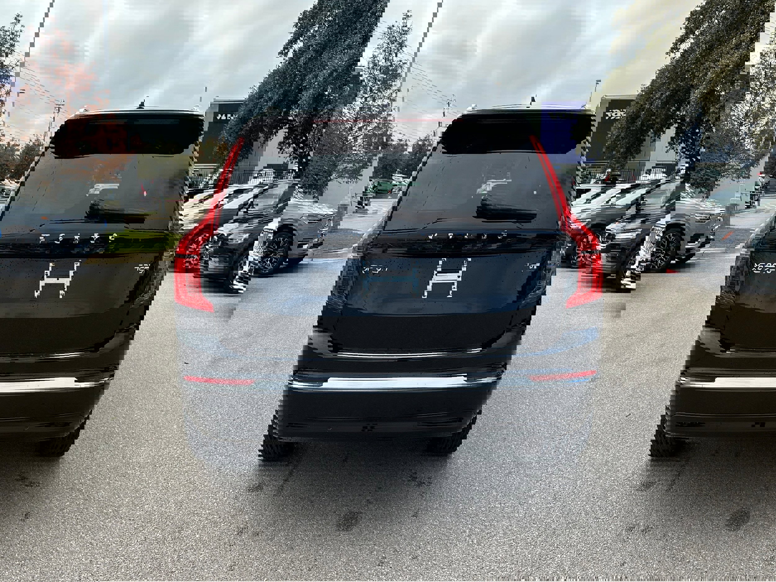 New 2025 Volvo XC90 T8 Plus w/ Protection Package Premier image 5