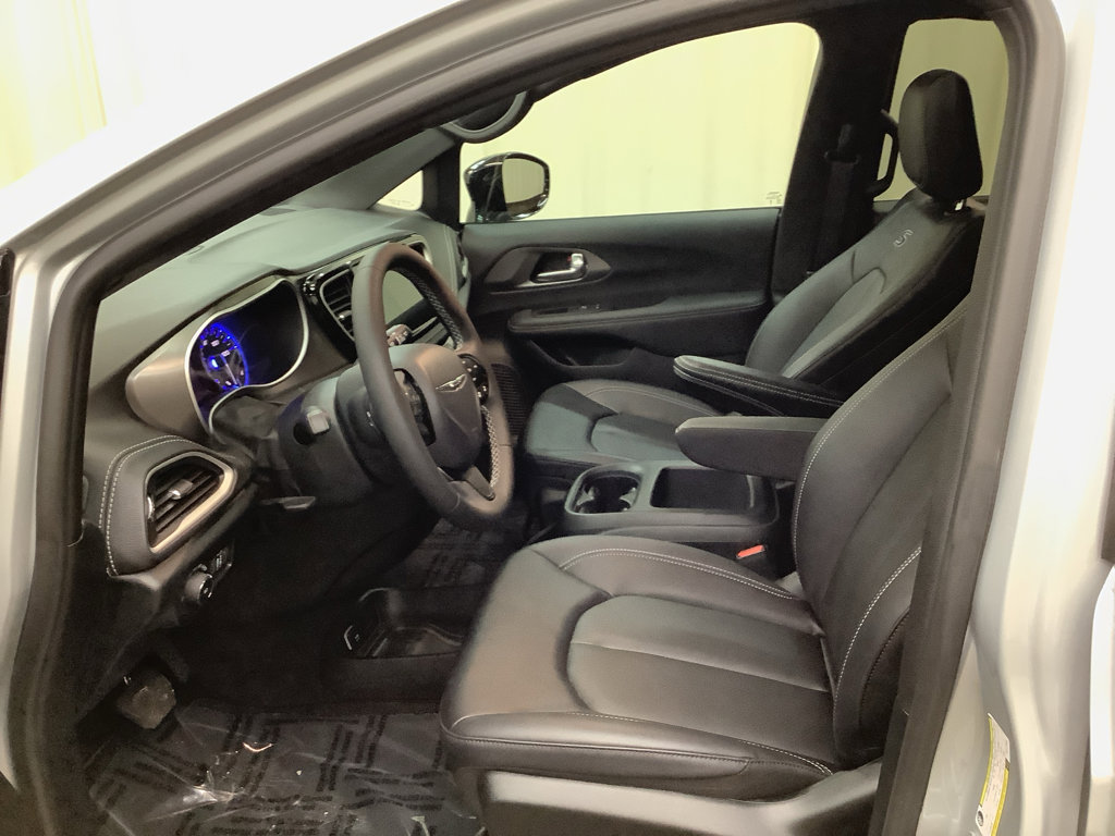 New 2026 Chrysler Pacifica Select w/ S Appearance Package FWD image 15