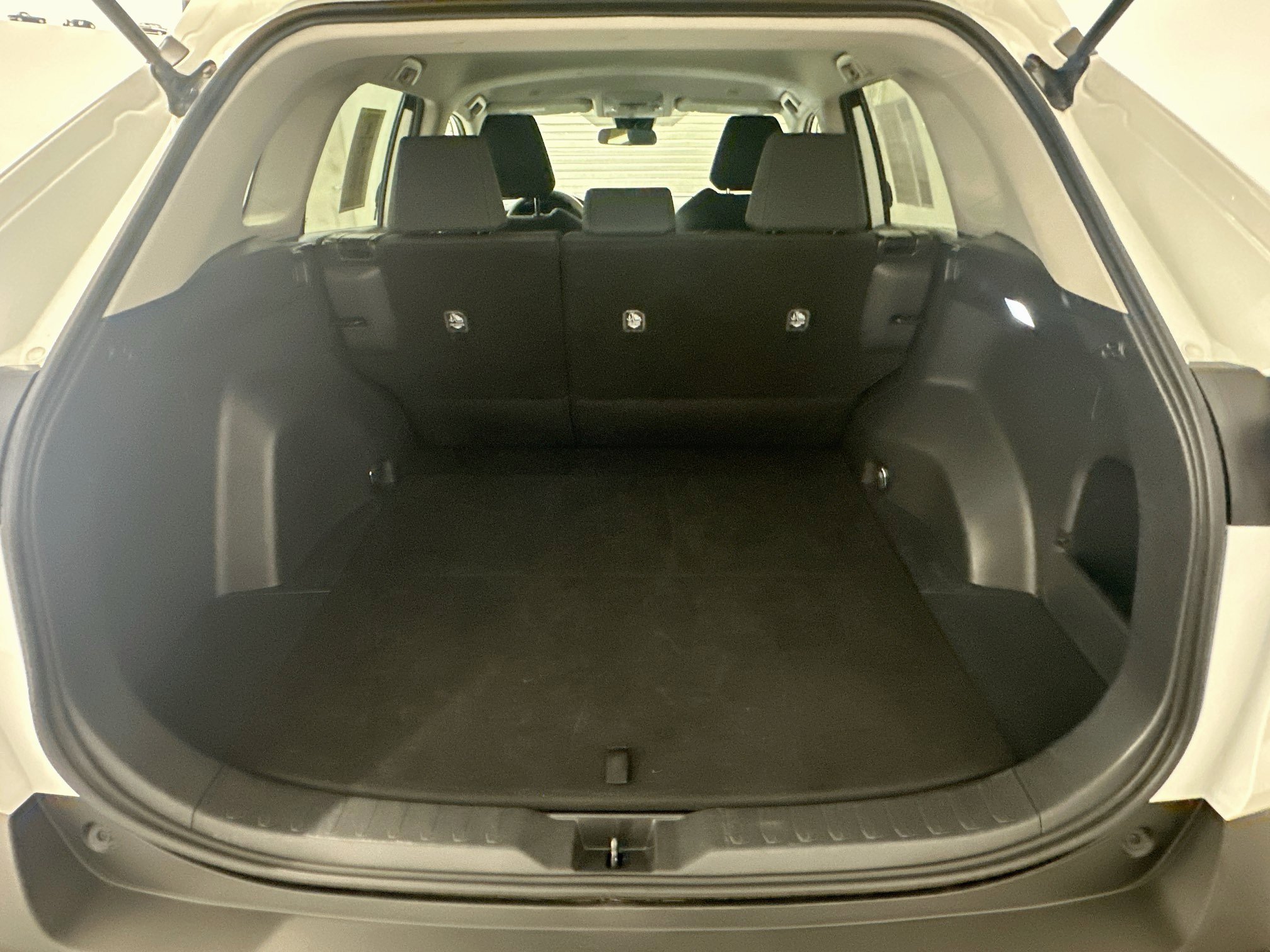 Used 2025 Toyota RAV4 LE AWD/4WD image 30