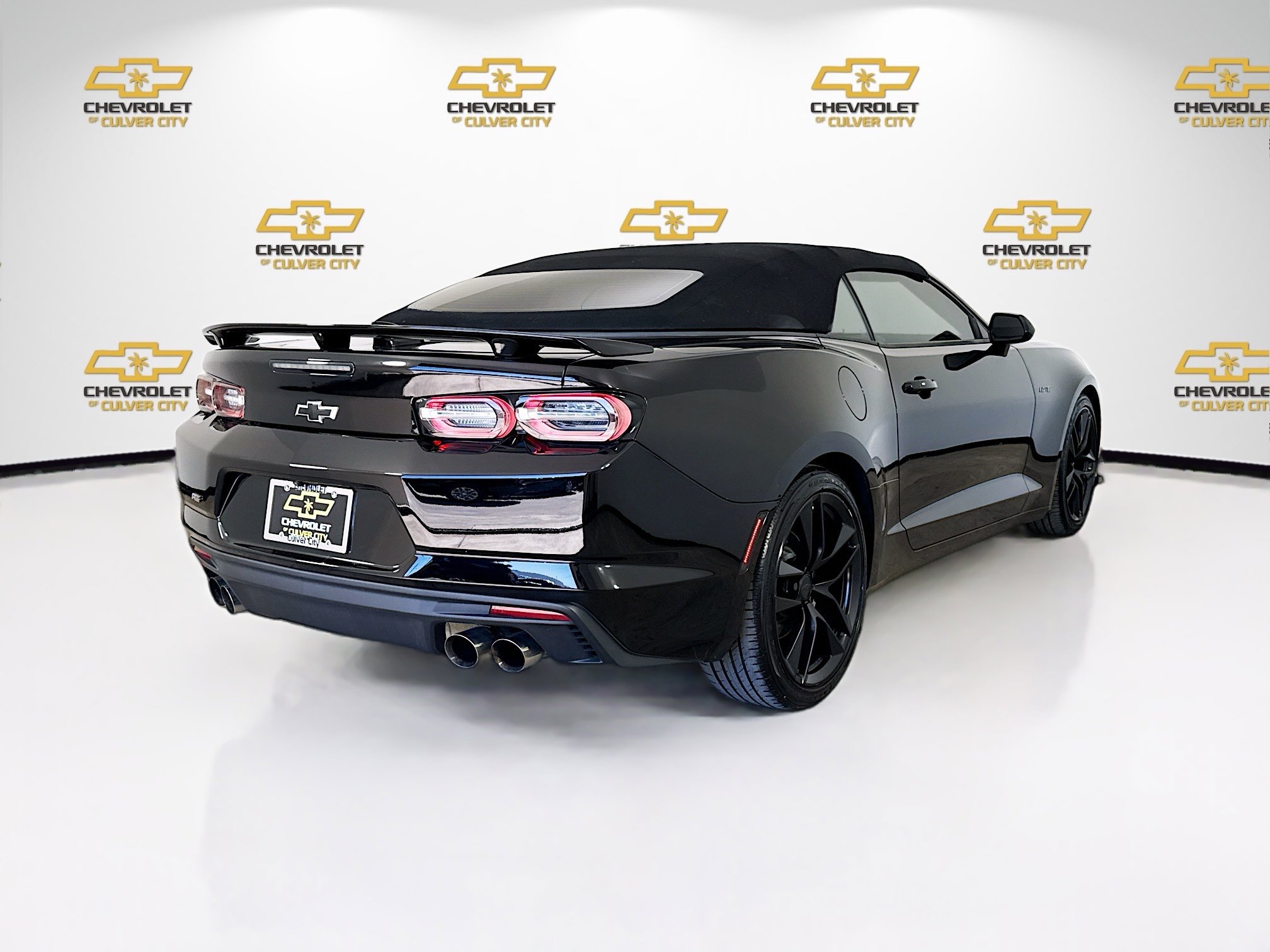 Used 2023 Chevrolet Camaro LT w/ RS Package image 7