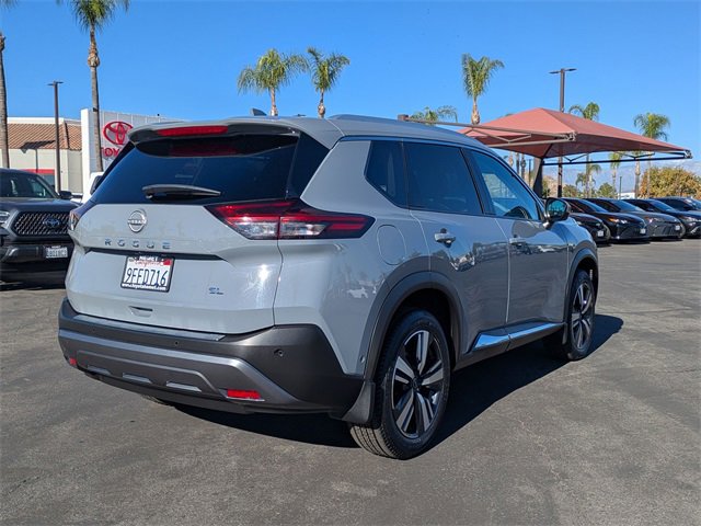 Used 2023 Nissan Rogue SL w/ SL Premium Package image 5