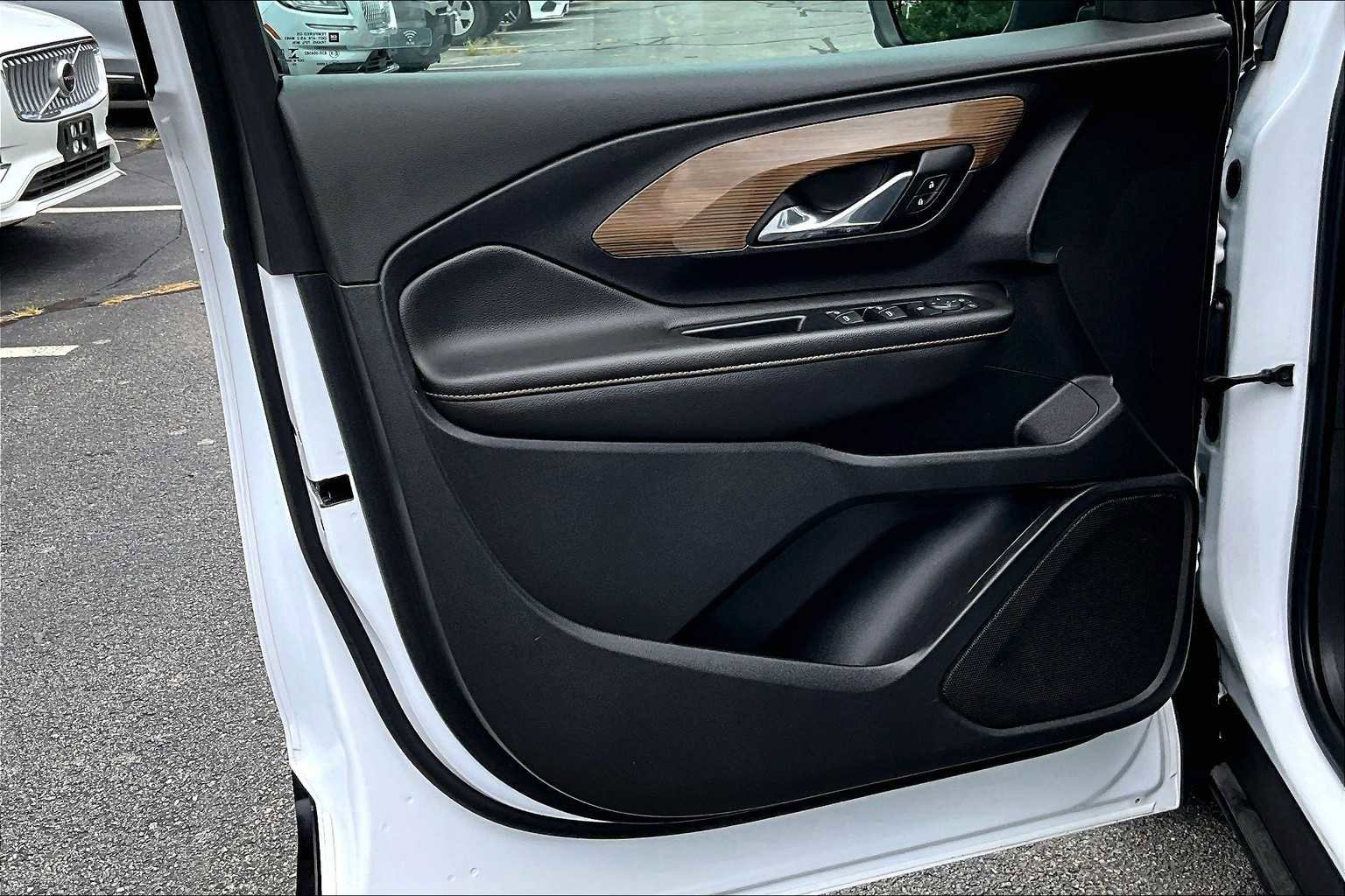Used 2020 GMC Terrain SLE w/ Driver Convenience Package image 20
