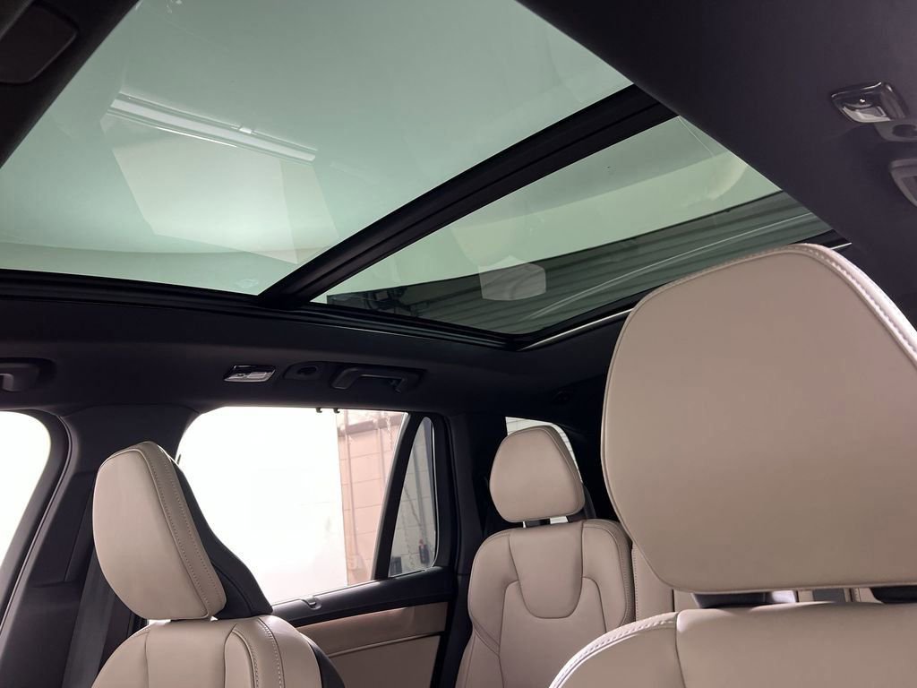 New 2026 Volvo XC90 T8 Ultra w/ Protection Package image 9