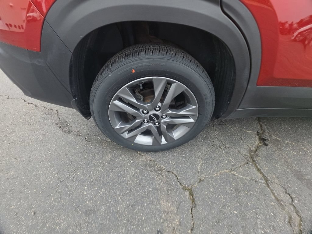 Used 2023 Kia Seltos S w/ Navigation Package FWD image 11