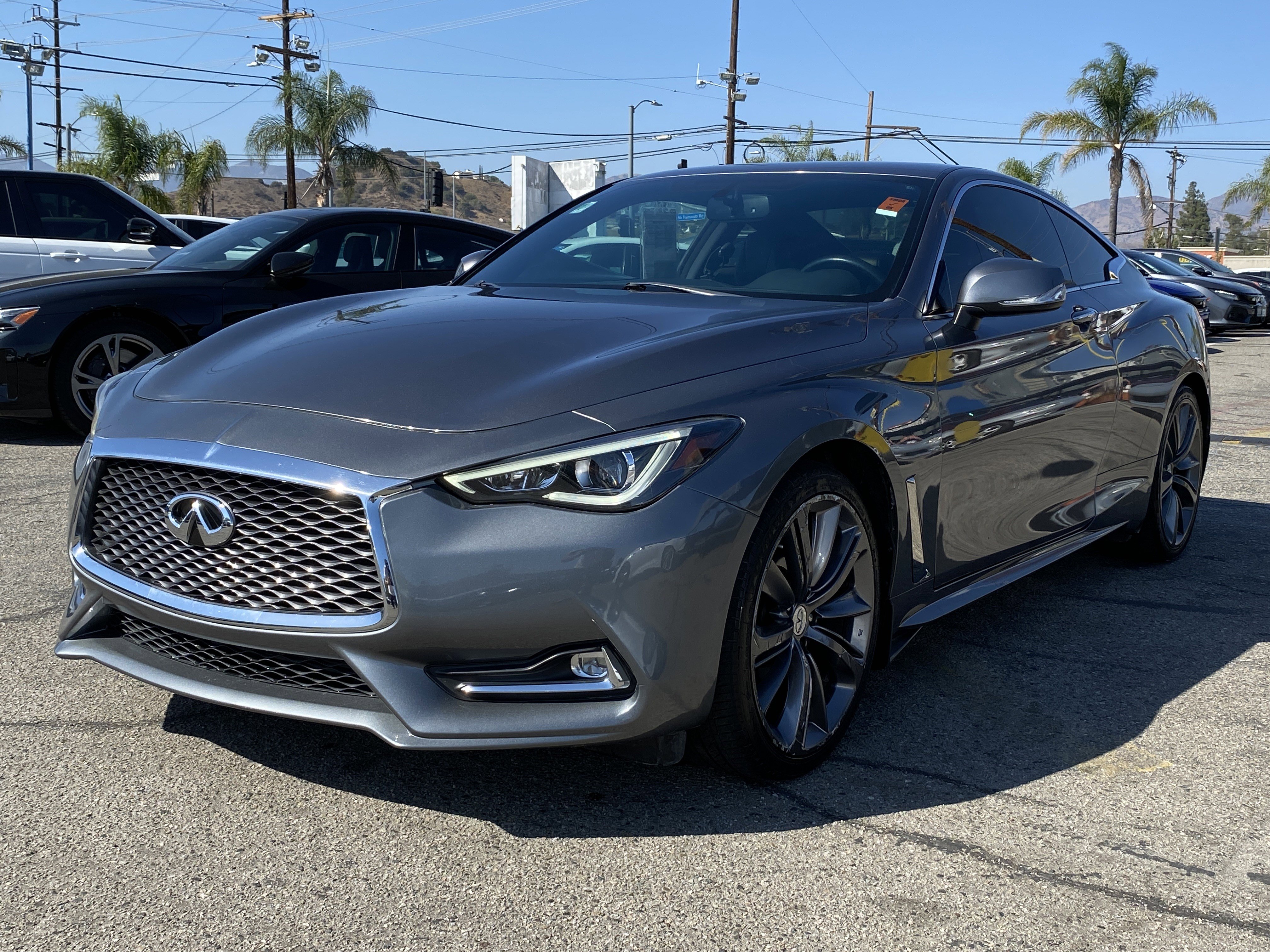 Used 2017 INFINITI Q60 w/ Premium Package image 2