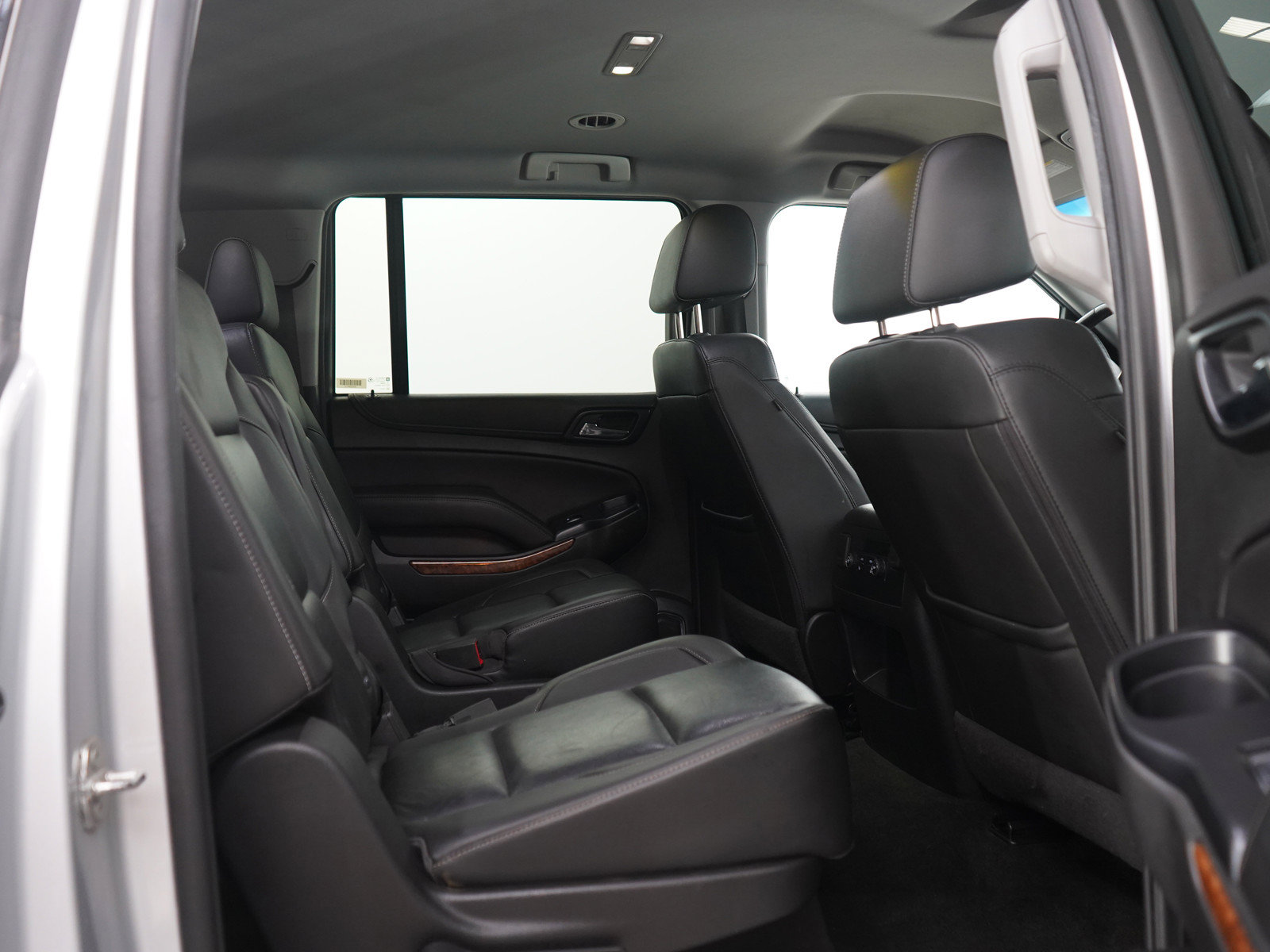 Used 2018 Chevrolet Suburban Premier AWD/4WD image 13