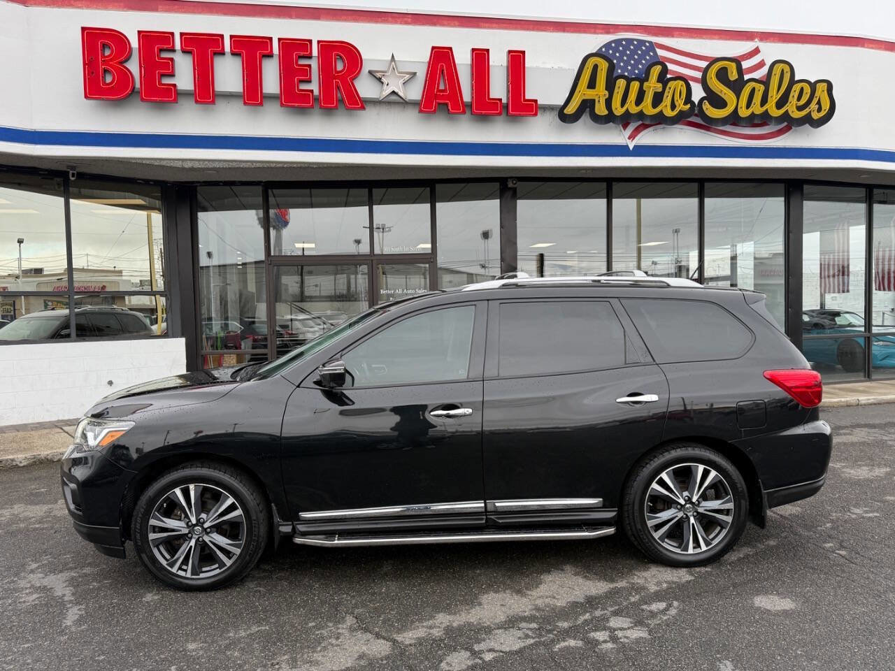 Used 2018 Nissan Pathfinder Platinum image 4