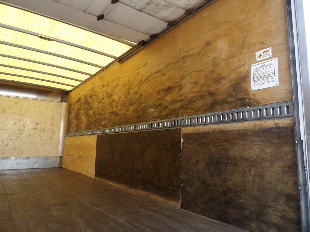 Used 2021 Isuzu NPR RWD image 36