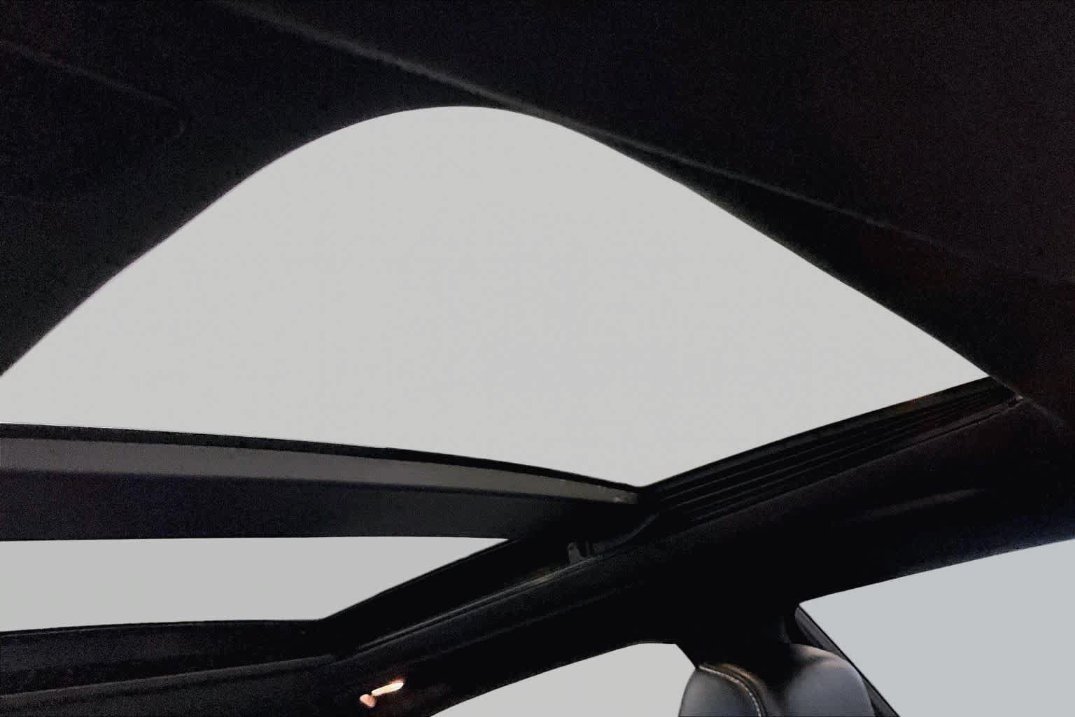 Used 2023 Chrysler 300 C RWD image 14