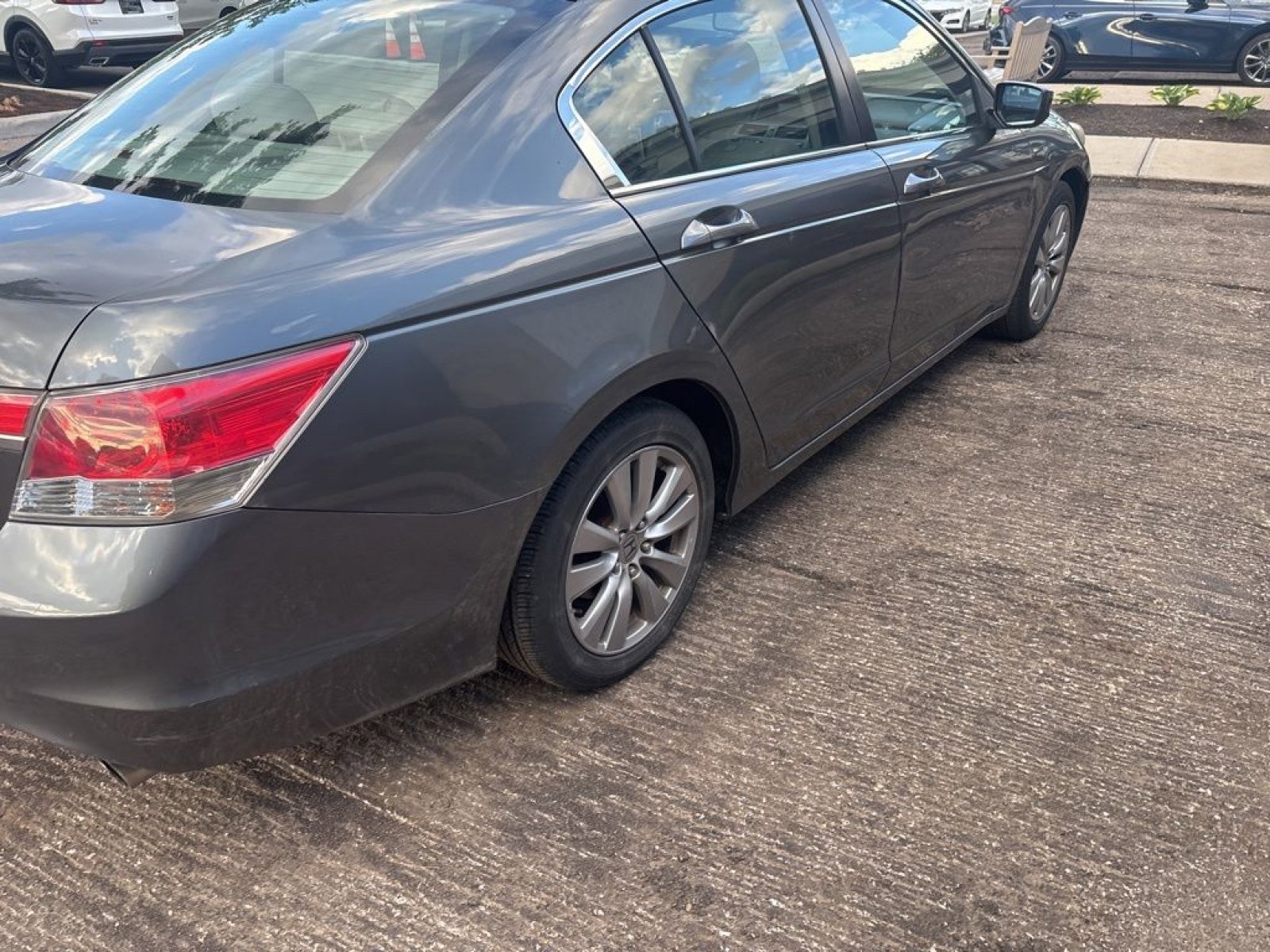 Used 2012 Honda Accord EX-L image 8