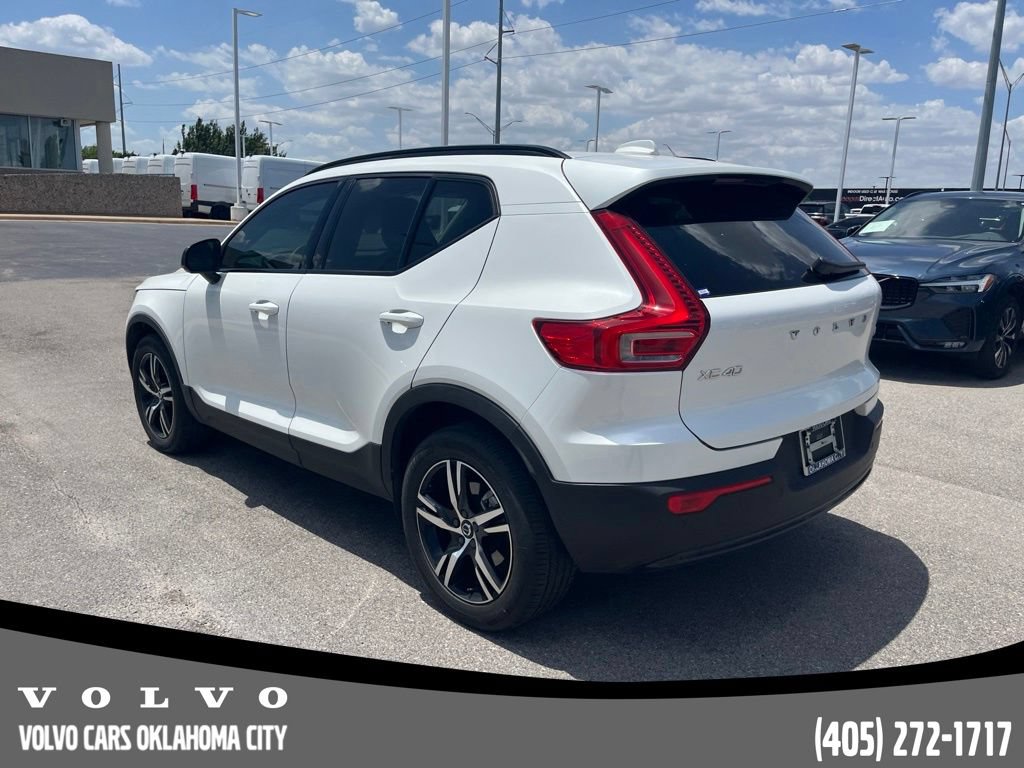 Certified 2023 Volvo XC40 B4 Plus w/ Driver Assist Package FWD image 7