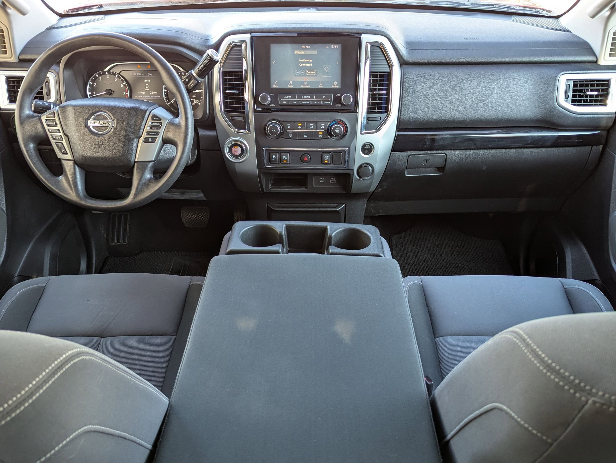 Used 2020 Nissan Titan SV image 17